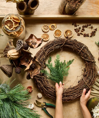 Laboratorio Introduzione alla Ghirlanda d’Inverno - Lunedì 8 dicembre ore 15.00