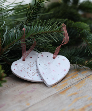 Coppia di pendenti natalizi in ceramica - forme a sorpresa