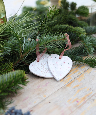 Coppia di pendenti natalizi in ceramica - forme a sorpresa